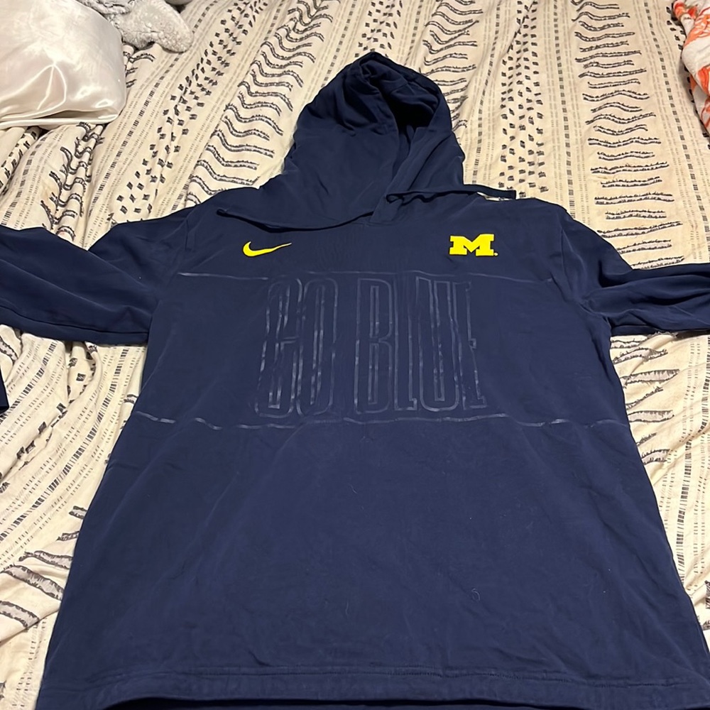 Nike large Michigan hoodie